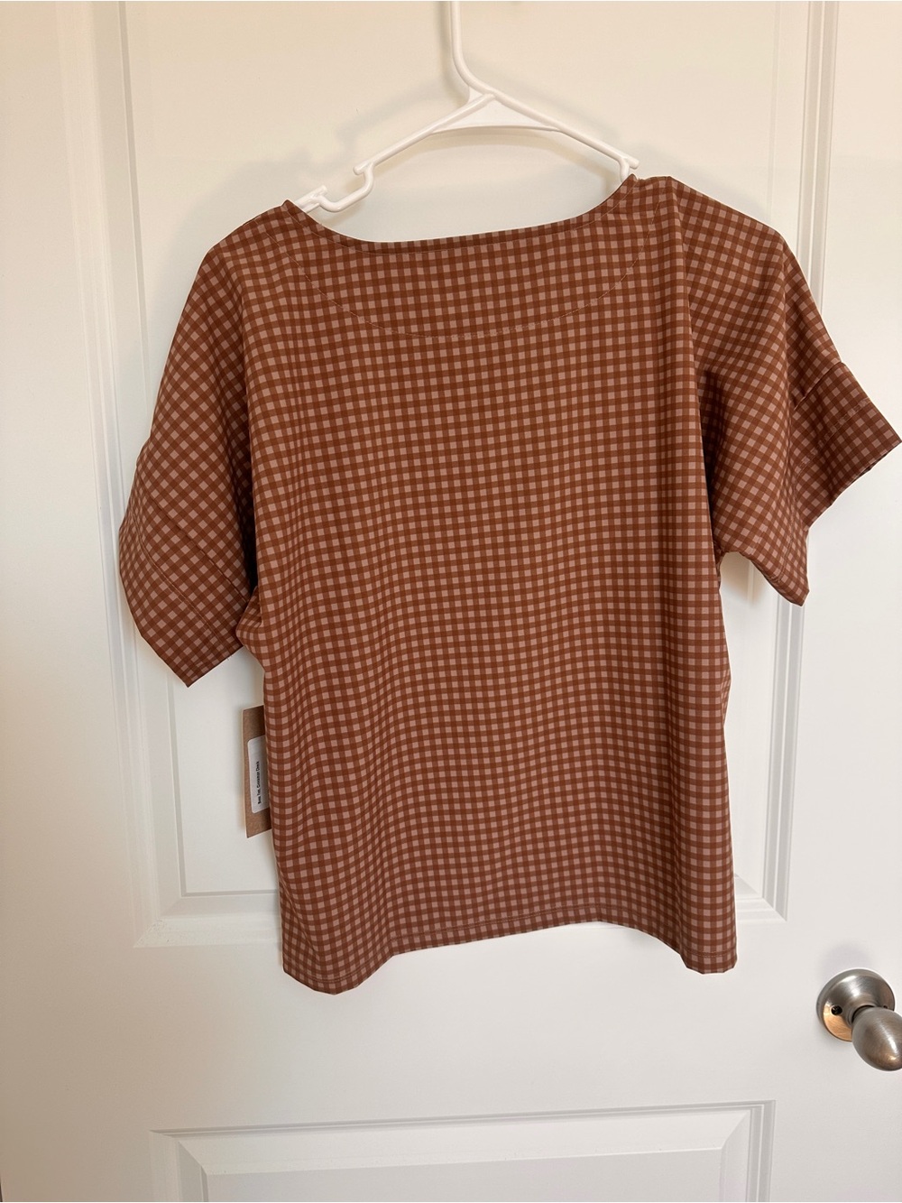 NWT Albion Fit Gingham Short-Sleeve Top in Brown - Picture 2 of 3